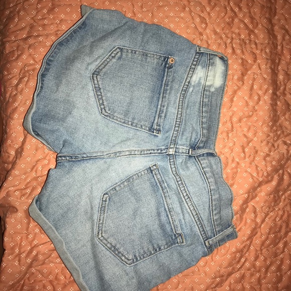 Old navy boyfriend distressed blue jean shorts. - Picture 2 of 2